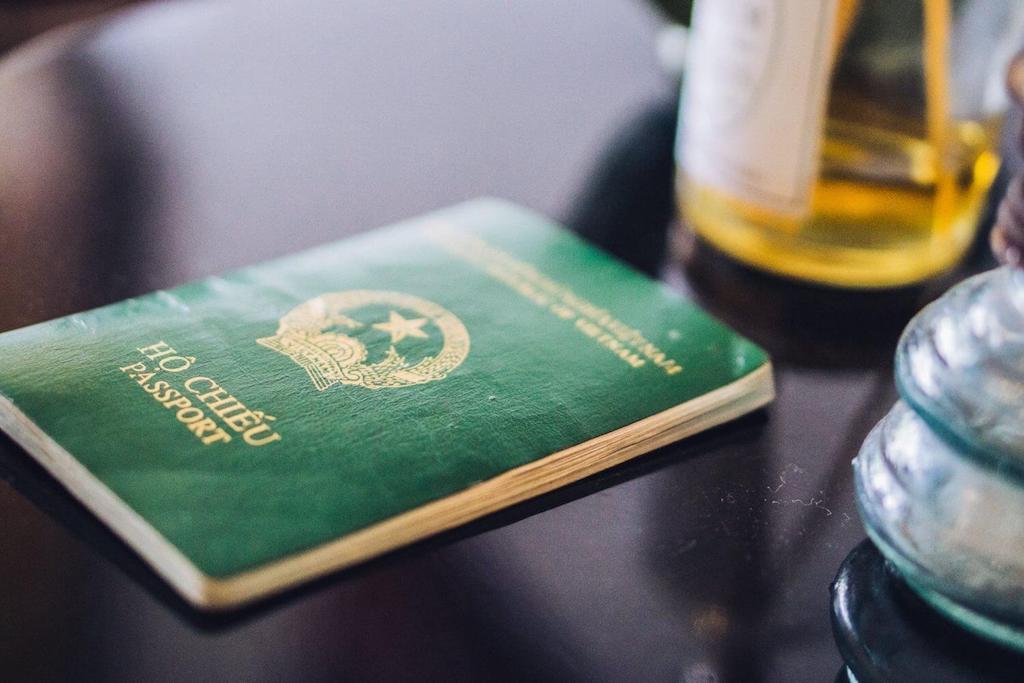 H ng d n l m h chi u passport online tr n b t ng b c m t